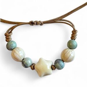 Chic Star Beaded Bracelet with Cream and Green Accents